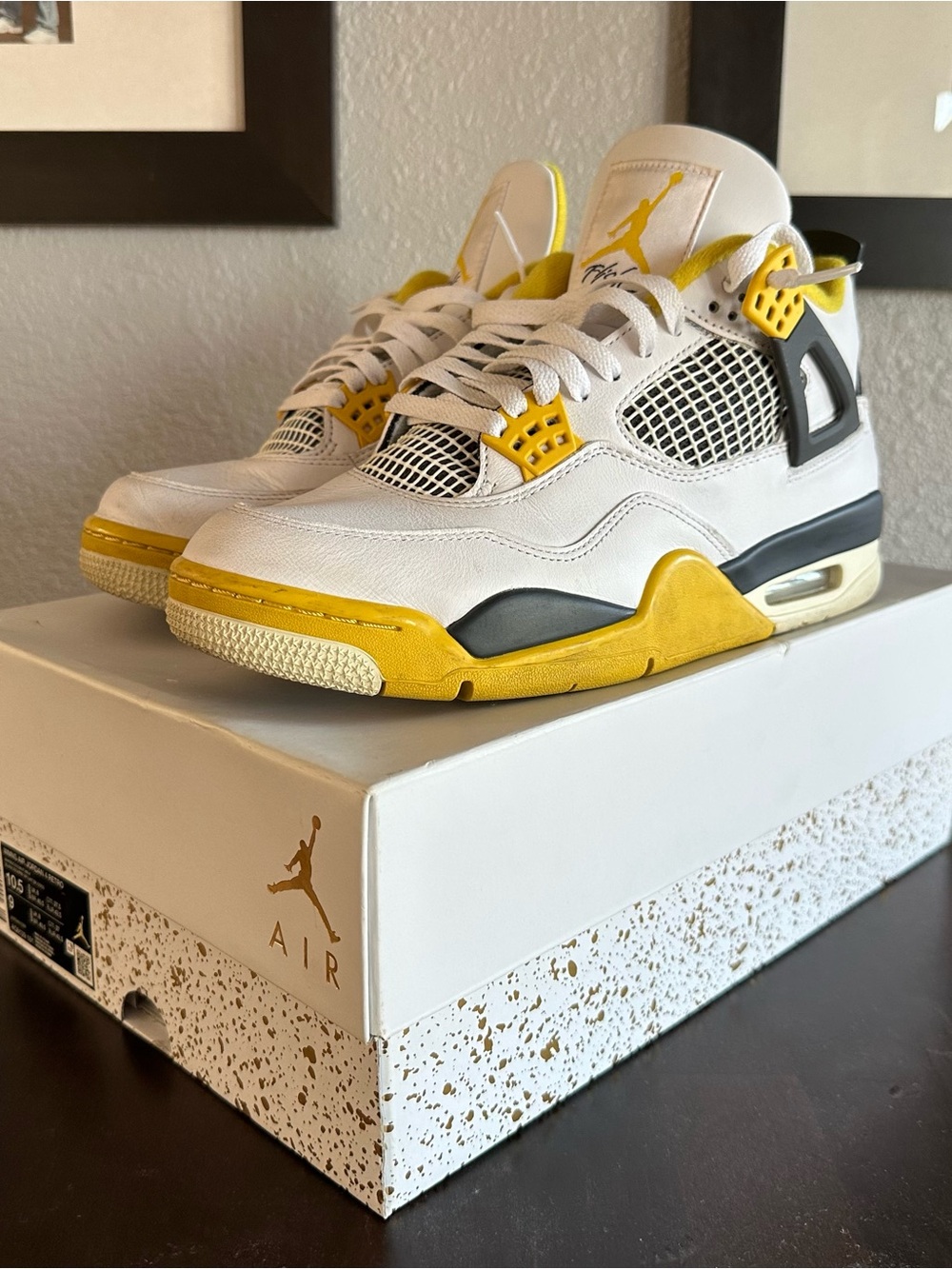 Wmns Air Jordan 4 Retro 'Vivid Sulfur' Wmns 10.5/Mens 9